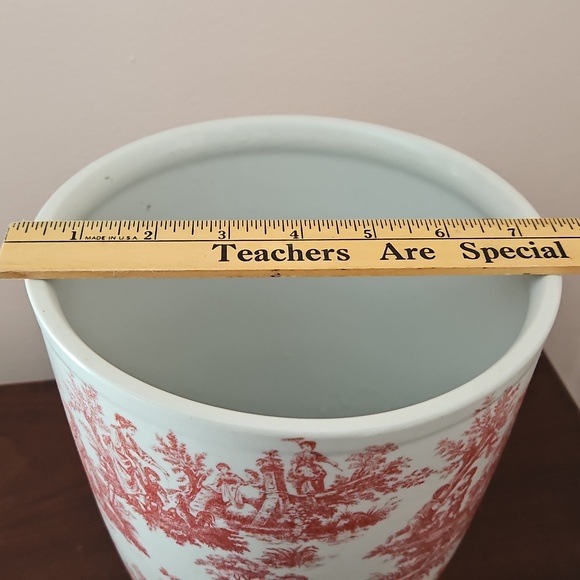 Ceramic Cache Pot - Picture 4 of 4